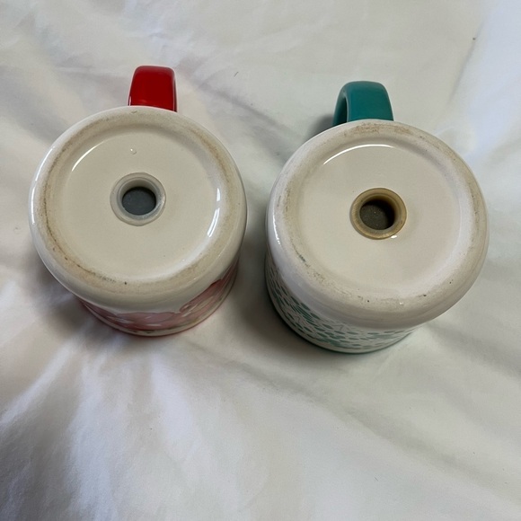 Retired Pioneer Woman "Vintage Floral" Salt & Pepper Shakers | Floral. - Picture 5 of 7